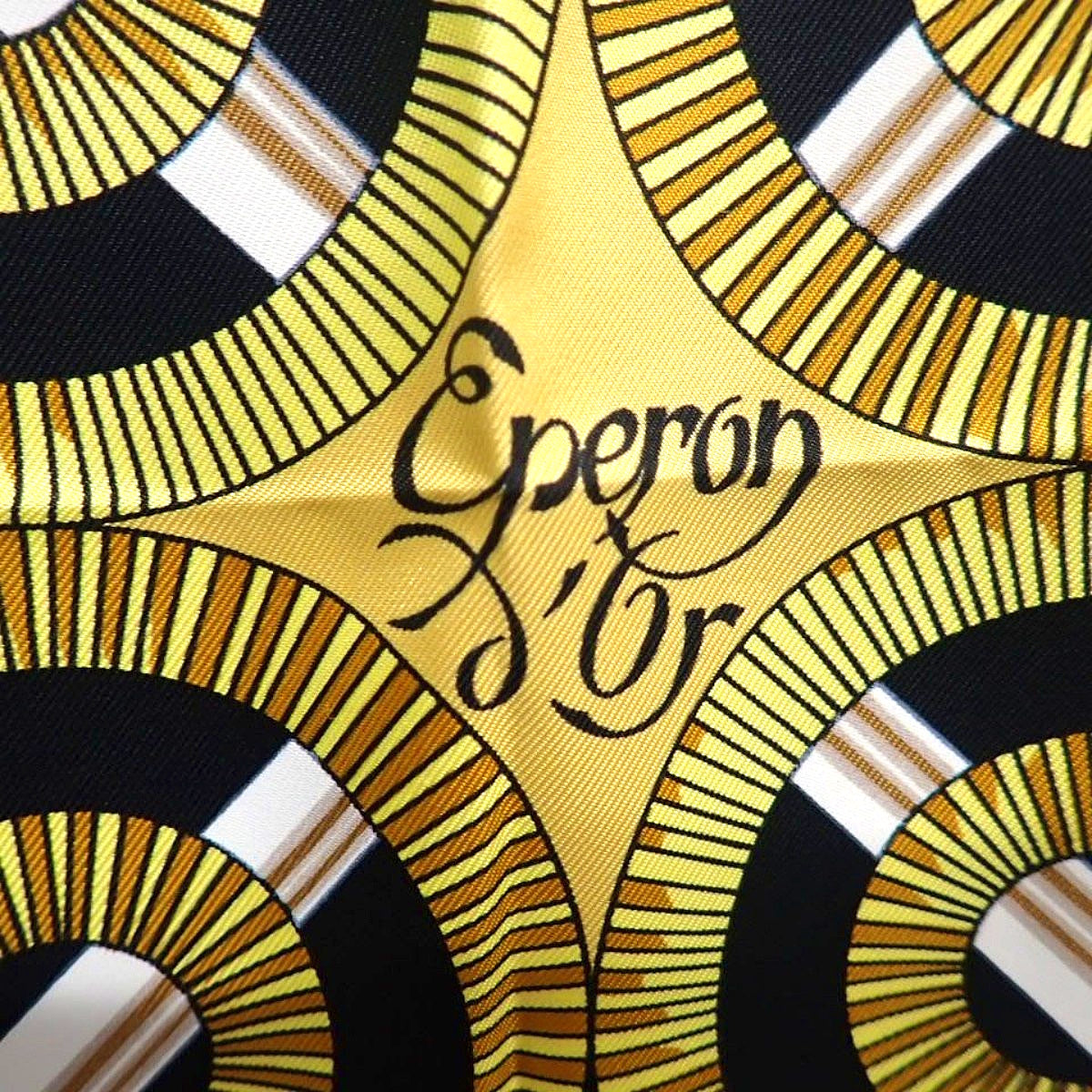 Eperon d'or Golden Spur Carre 90 Silk