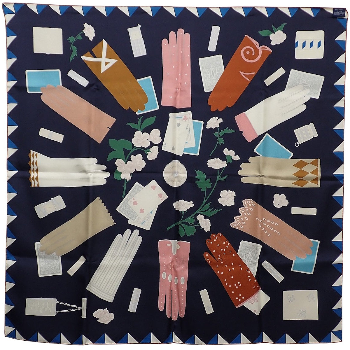 L'Heure des Gants 手袋の時計 カレ90 シルク キャバン ピンク マルチカラー H004211S 03
