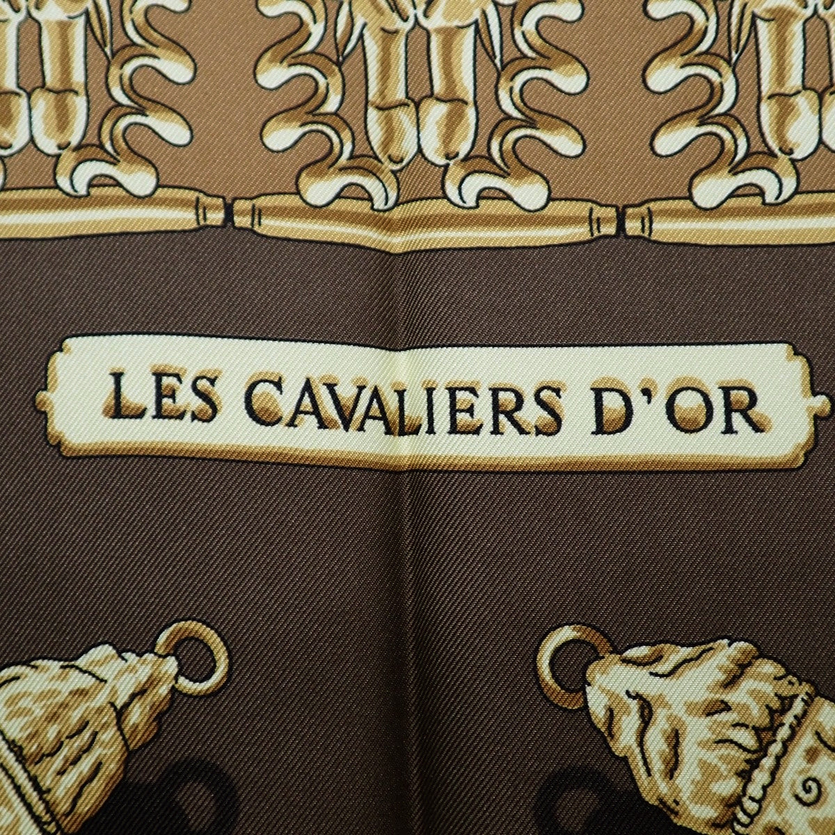 LES CAVALIERS D'OR 黄金の騎士 カレ90 シルク