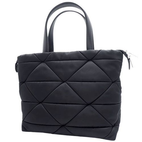 パデッドRe-Nylon トートバッグ 2way 肩掛け 斜め掛け ナイロン NERO ネロ 1BG373_RDJN_F0002_V_B9O(2024年3月現在現行品)