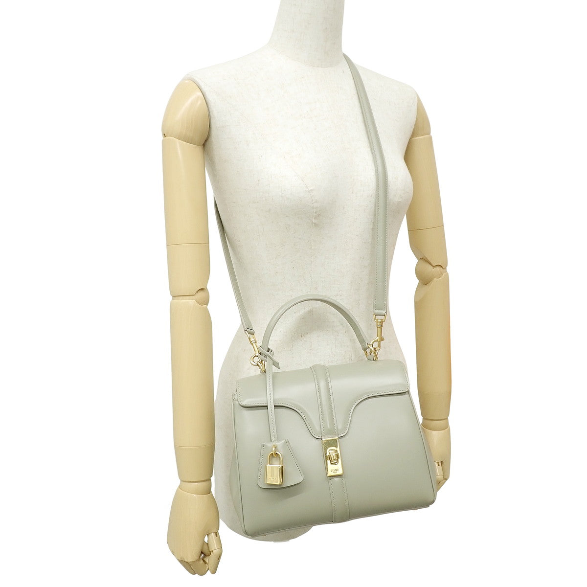 Small 16 Sèvres Calfskin Greige