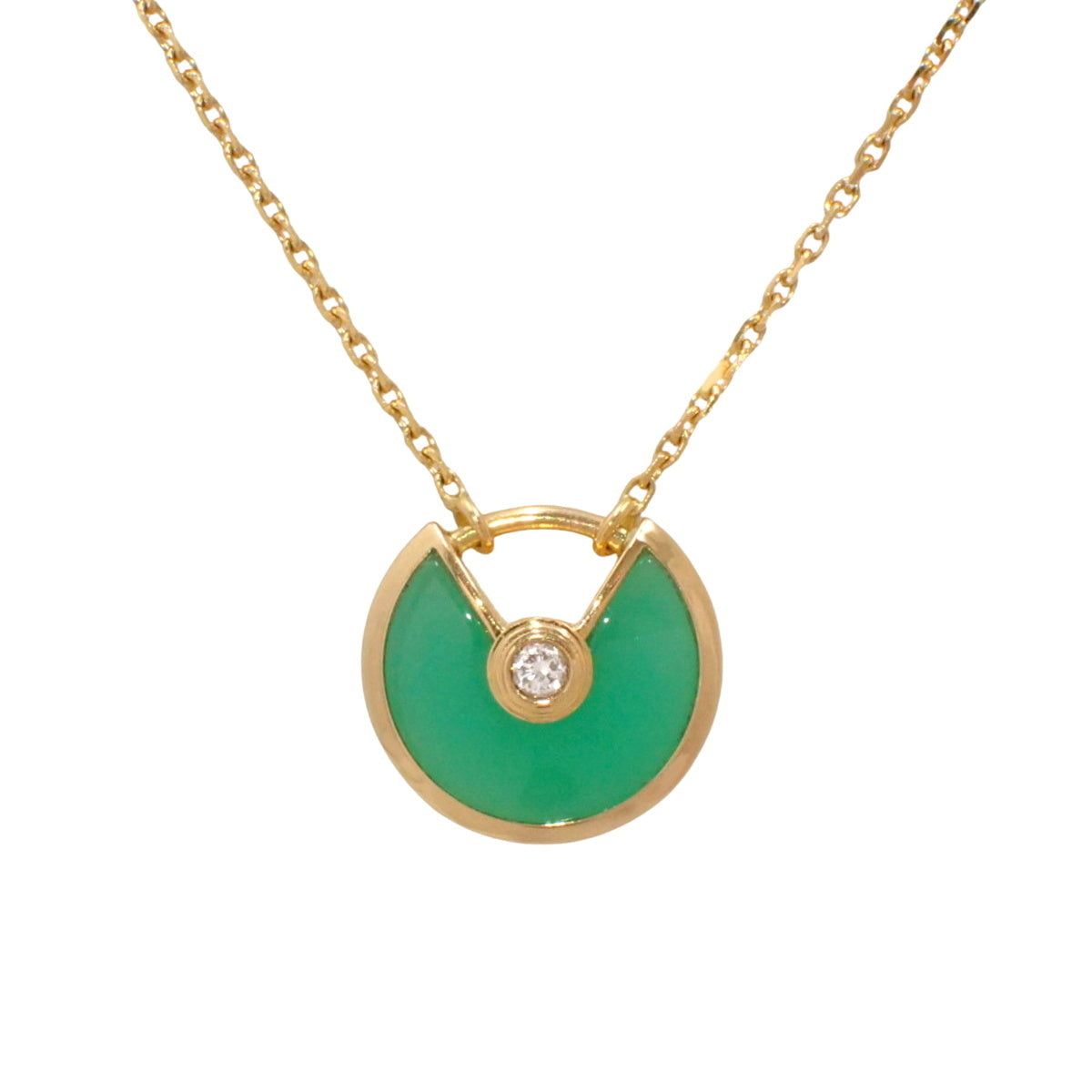 Amulet de Cartier 项链，18K 黄金镶嵌钻石和绿玉髓。