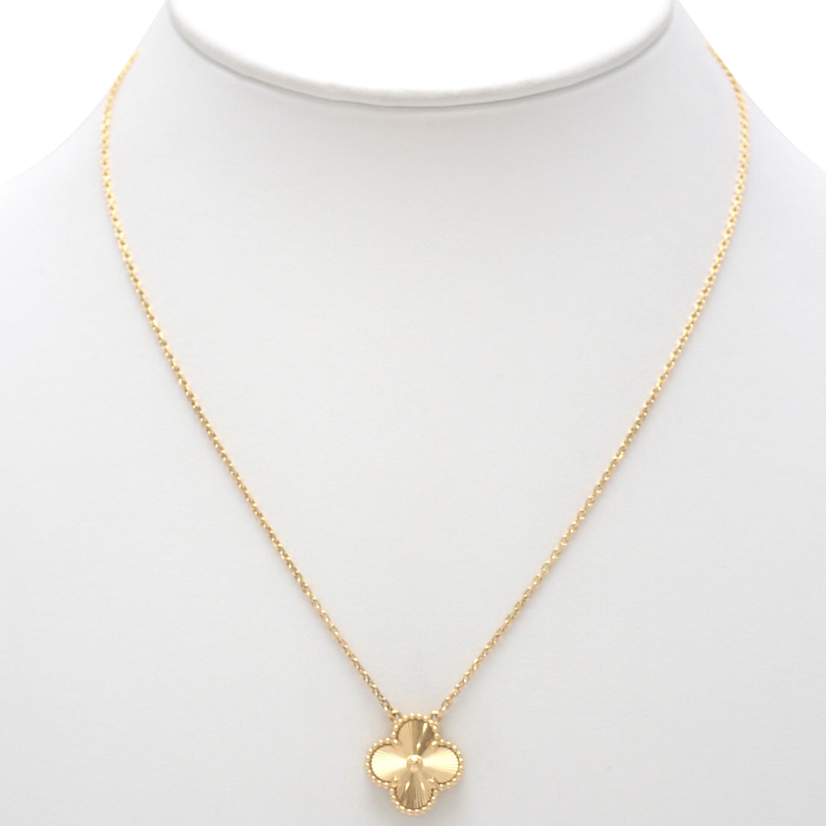 Vintage Alhambra pendant, guilloched yellow gold, 18K yellow gold, 6.5g