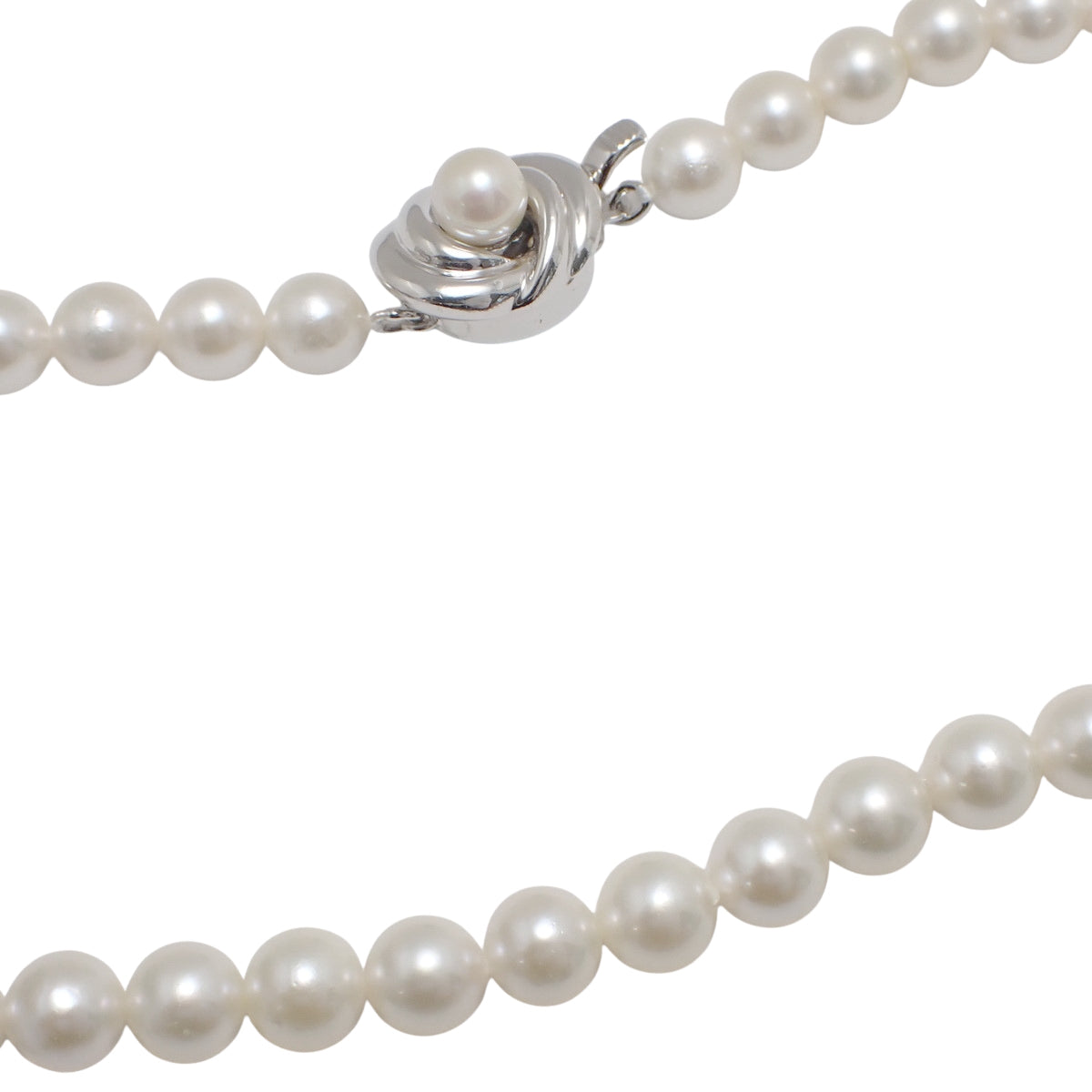 All-pearl necklace with Akoya pearls in silver